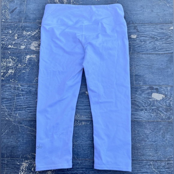 Alo Yoga White Airbrush Capri Yoga Pants Size S - Picture 4 of 7